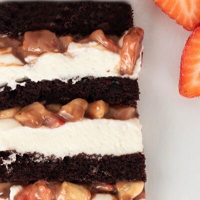 Торт клубника-банан в Mosdesserts по цене 650 ₽