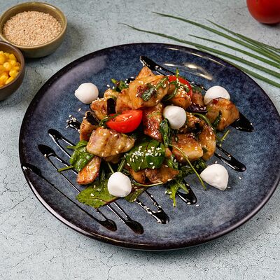 Тёплый салат Хрустящий баклажан в КАФЕ ВЕСНА по цене 650 ₽