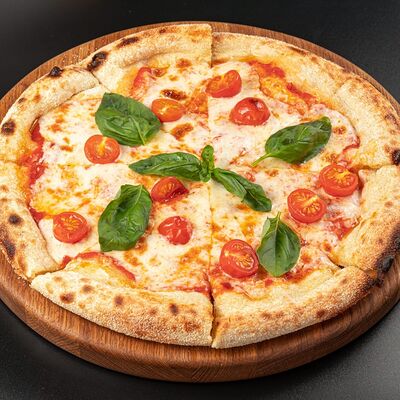 Пицца Маргарита в G bakery8 по цене 830 ₽