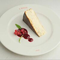 Чизкейк Сан-Себастьян в Bistrot Le Moujik