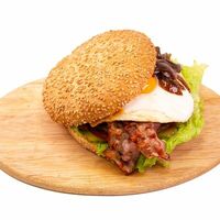 Бургер с говядиной в Роллбери
