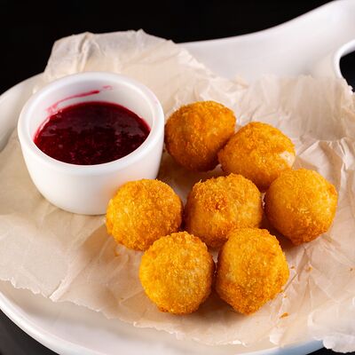 Жареный сыр с ягодным джемом в Il SUSh-ka по цене 413 ₽