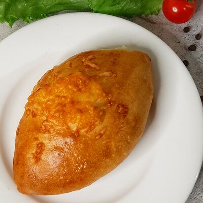 Пирожок ветчина с сыром в Зачётка по цене 75 ₽