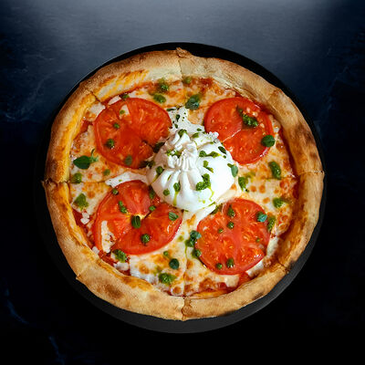 Пицца С бураттой в Berberry & ptichka по цене 850 ₽