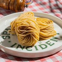 Свежая паста домашнего приготовления в Spaghetti Incident