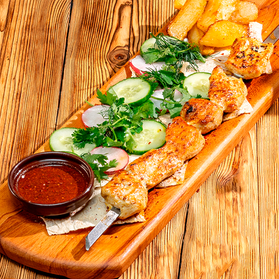 Шашлык из индейки с хмели-сунели в Хочу Пури по цене 830 ₽