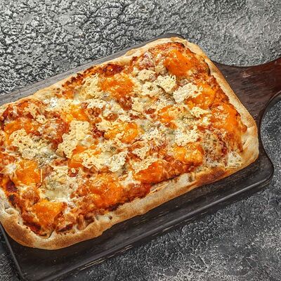 Пиццетта Четыре Сыра в Кухня По Соседству по цене 890 ₽