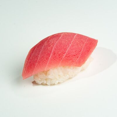 Суши с тунцом в ЁБИСАН по цене 519 ₽