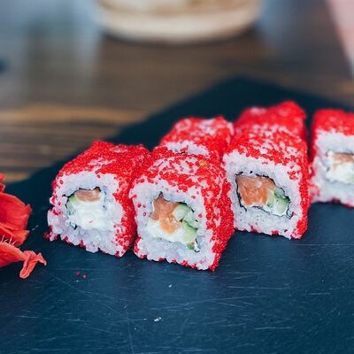 Ролл Калифорния с лососем в Гастробар DOM по цене 370