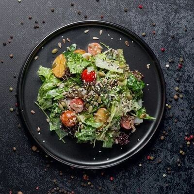 Салат с кальмаром в Mesto Sushi & Grill по цене 580