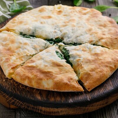 Хачапури со шпинатом, картофелем и домашним сыром в Мамалыга по цене 620