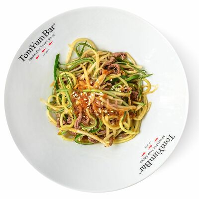 Тайский салат с говяжьей вырезкой в TomYumBar по цене 548