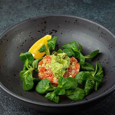 Тартар из форели в Fish Point по цене 1290 ₽