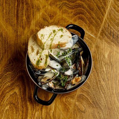 Мидии в соусе Пармезан в Траттория медичи по цене 1260 ₽