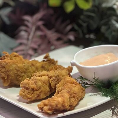 Стрипсы куриные в Alice по цене 350 ₽