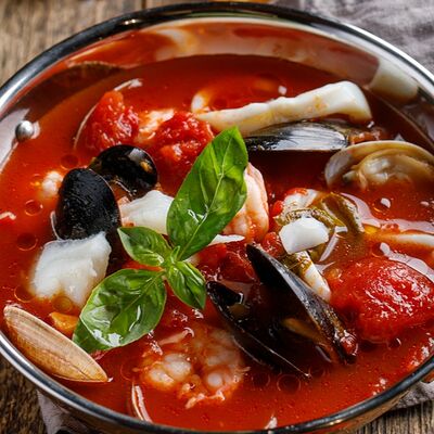 Томатный суп с морепродуктами в Пряности & Радости по цене 990 ₽