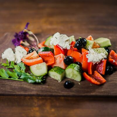 Салат Греческий в Толстый Goose по цене 260 ₽