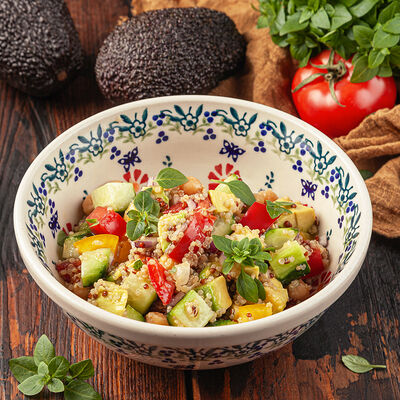 Овощной салат с киноа в Сыроварня по цене 690