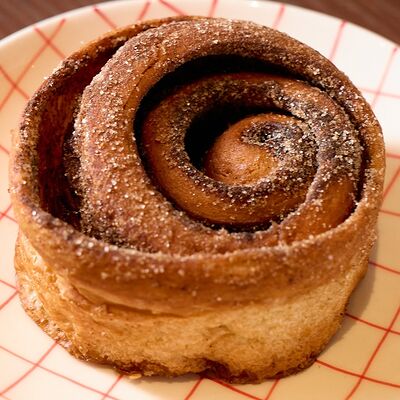 Пряная булка с ромом в Лицей по цене 350 ₽