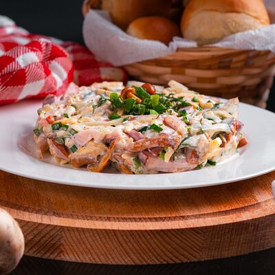 Салат мясной с опятами в Тесоро по цене 510 ₽