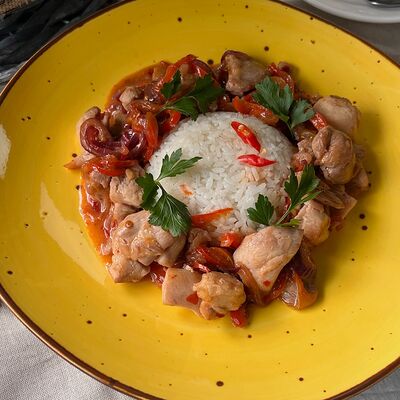 Курица по-тайски в Кафе Это Факт по цене 607 ₽