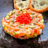 Тартар из лосося и огурца в Место Про Тесто