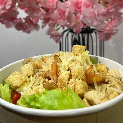 Цезарь с креветками в Banzai по цене 500 ₽