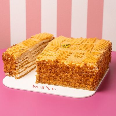 Торт нарезной Медовик в Муза по цене 190 ₽