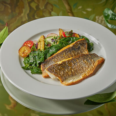 Сибас со шпинатом и соусом Том Кха на (2 персоны) в Turandot по цене 5300 ₽