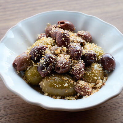 Теплые оливки Ночелара и Каламата в Mushrooms по цене 870 ₽