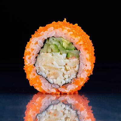 Ролл Калифорния с крабом в Sushi to Eat по цене 950 ₽