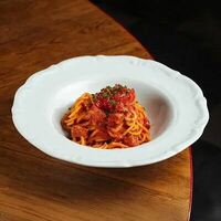 Спагетти Путтанеска со свежим тунцом в Rimski Bistro