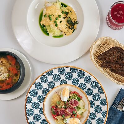 Деловые Обеды. 3 блюда: Салат, суп и второе блюдо в Cruise по цене 910 ₽