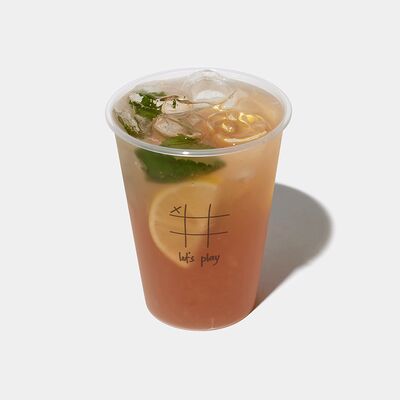 Айс- чай Биаррицв Surf Coffee x Kuta по цене 280 ₽