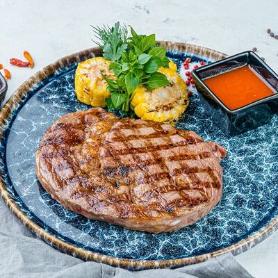 Стейк Стриплойн в Цурцум по цене 860 ₽