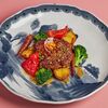 Котлета из говядины терияки с овощами и соусом из зеленого перца в FULLMOON по цене 1100