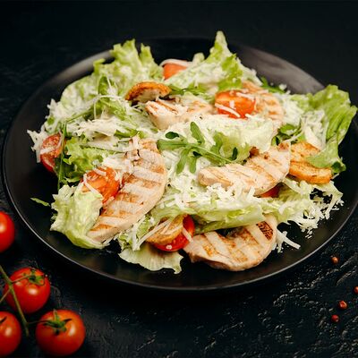 Цезарь с курицей в Tropical Sushi по цене 509 ₽