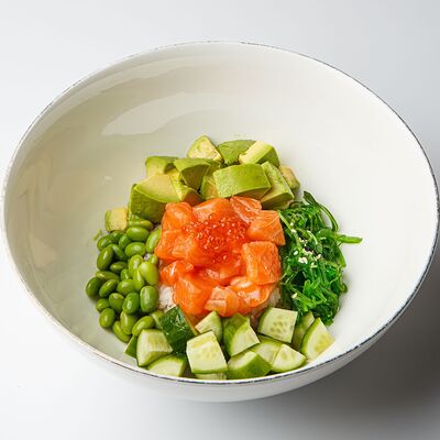 Поке с лососемв Avo kitchen & bar по цене 1090 ₽