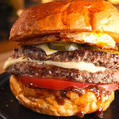 Бургер XXL в Смоки-паб Станция по цене 880 ₽