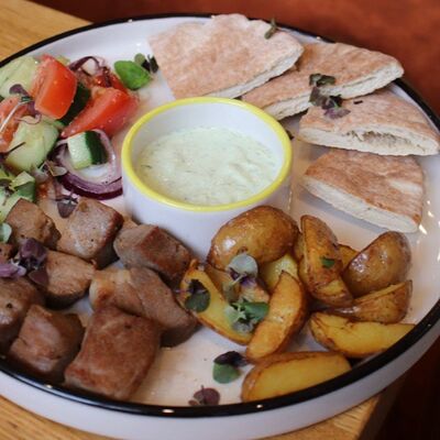 Сувлаки из свинины в Cream Soda по цене 750 ₽