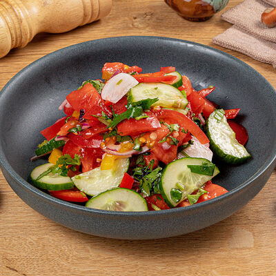 Салат Чабан в TeaRoom по цене 552 ₽