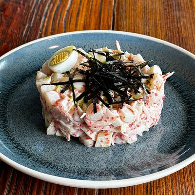 Салат с кальмаром и крабом в Акапулько по цене 520 ₽