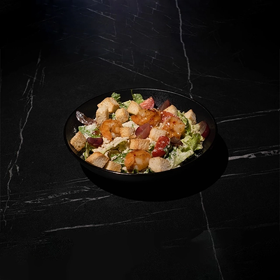 Салат цезарь с креветками в Red Rocket Bar по цене 610 ₽