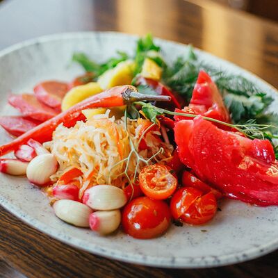 Ассорти солений в НА ЛУНЕ по цене 750 ₽