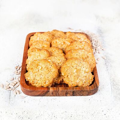 Овсяное печенье с семечками подсолнечника в У Палыча. С пылу, с жару! по цене 228 ₽