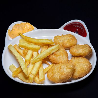 Куриные наггетсы с картофелем Фри в Огонь да Мясо по цене 440 ₽