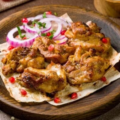 Шашлык из бедра курицы в Вкусный шашлык и не только по цене 580 ₽