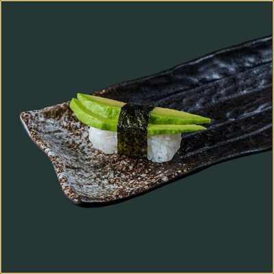 Суши Авокадо в Happy Fish Premium по цене 134 ₽