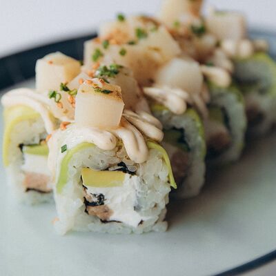 Ролл с гребешком в Sava по цене 950 ₽