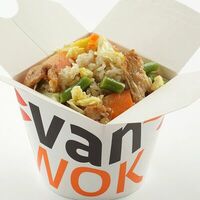 Рис на воке с куриной грудкой в соусе Токио или Том ям в Vanwok